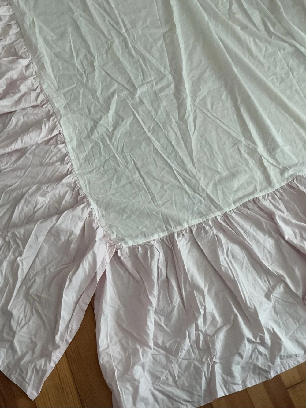 NWOT Simply Shabby Chic Ruffled Bedskirt